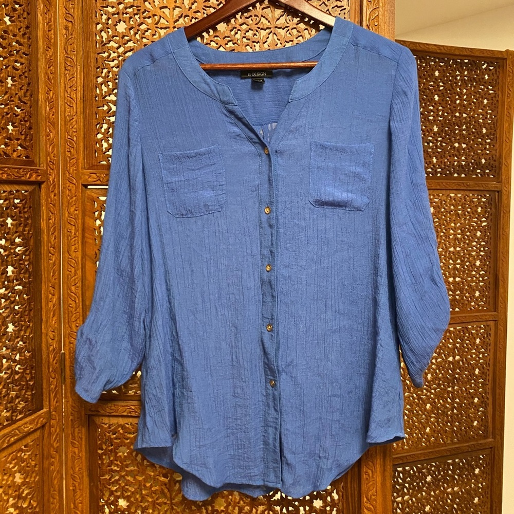 🚺 B Design blue blouse with gold buttons